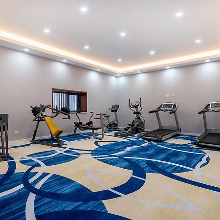 Holiday Inn Express Jinan Jingshi Road, An Ihg Hotel Екстер'єр фото