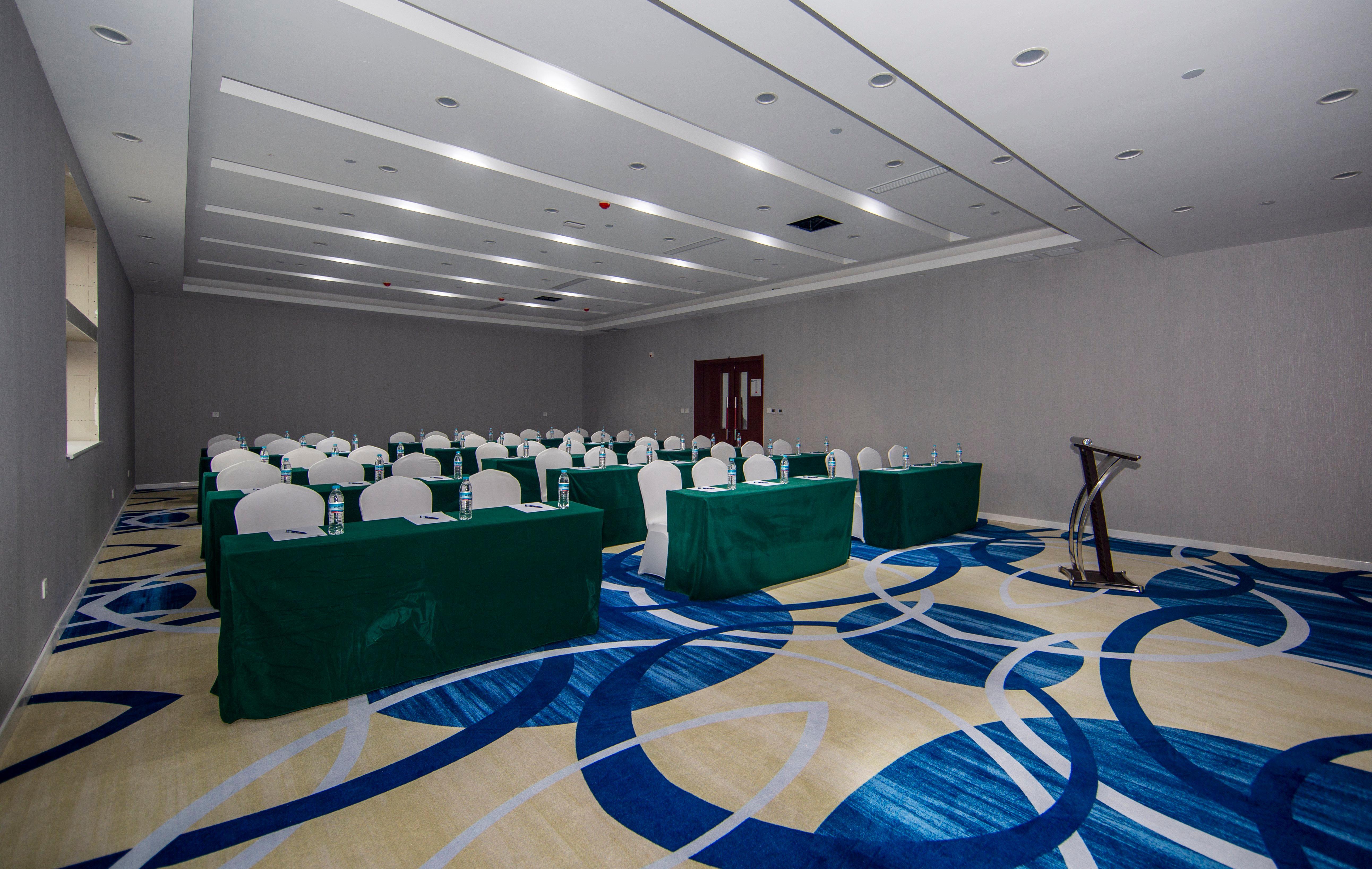 Holiday Inn Express Jinan Jingshi Road, An Ihg Hotel Екстер'єр фото