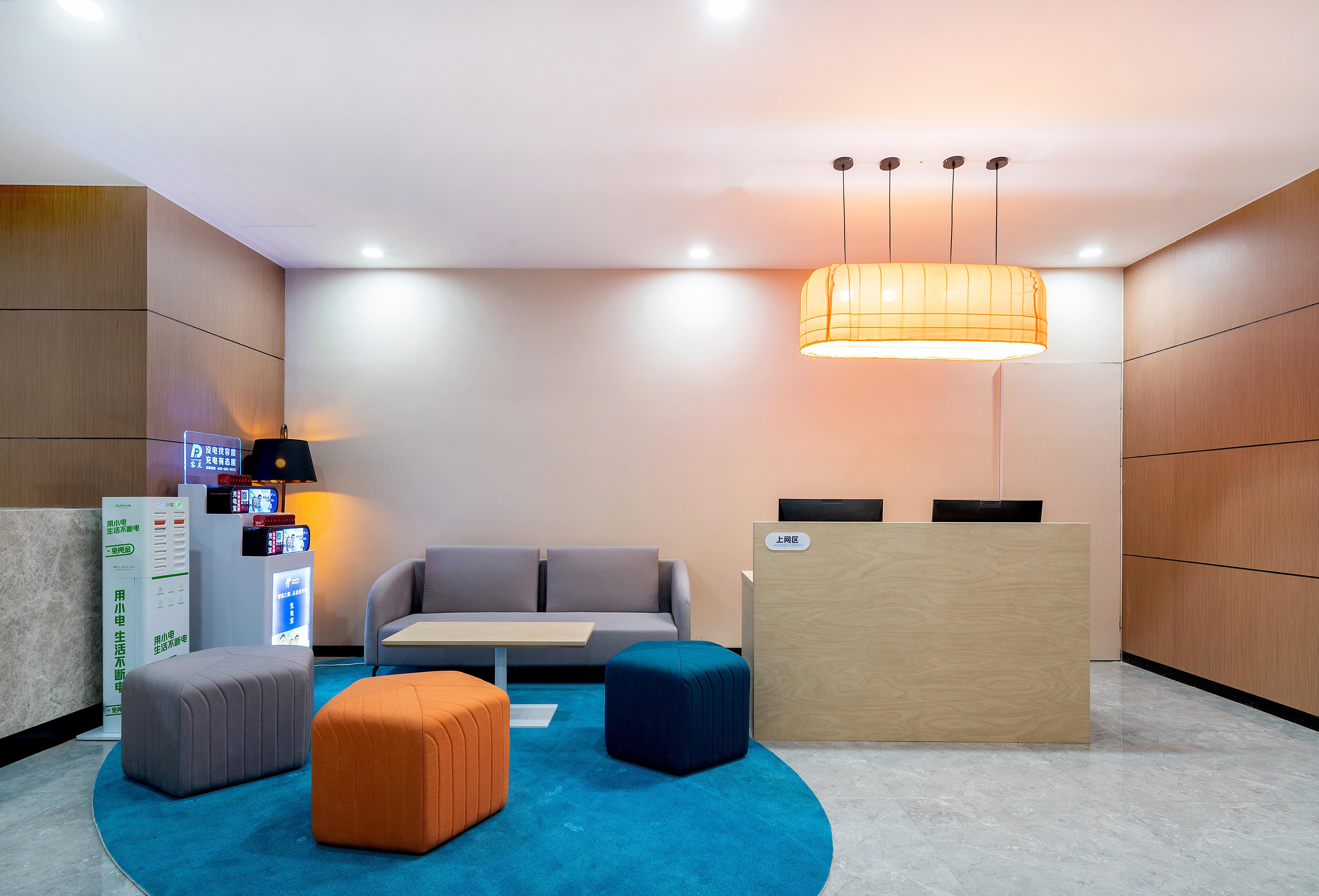 Holiday Inn Express Jinan Jingshi Road, An Ihg Hotel Екстер'єр фото