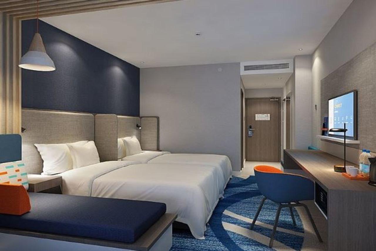 Holiday Inn Express Jinan Jingshi Road, An Ihg Hotel Екстер'єр фото